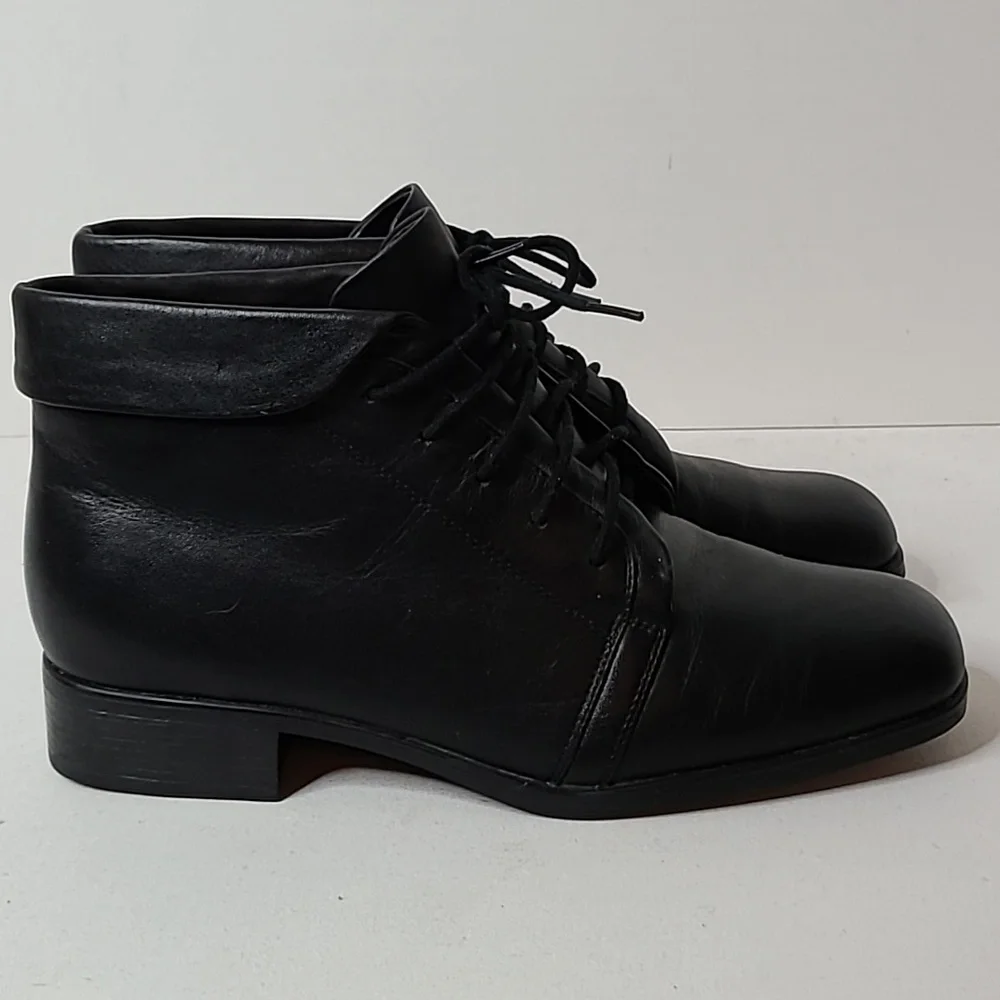 Vintage 90s Y2K St.Johns Bay Leather Ankle Booties Black Cuffed LaceUp Size 9.5W